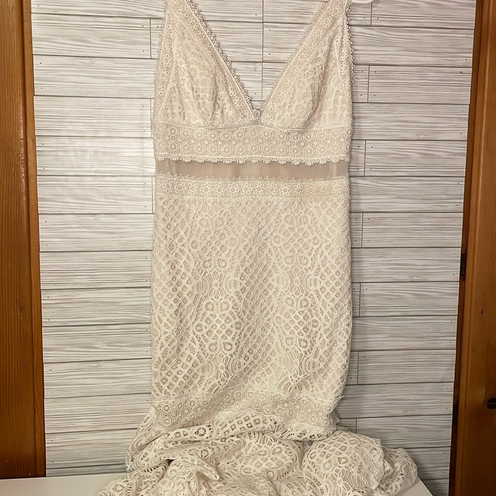 Tadashi Shoji lace bridal dress size 10